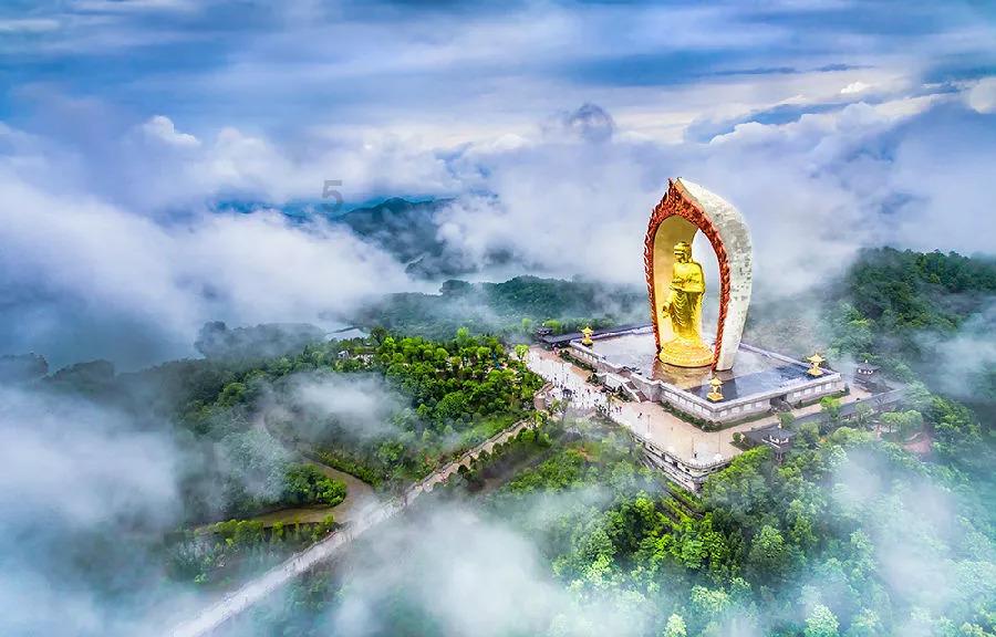 小行星“龙宫”表面存在彗星尘埃冲撞痕迹