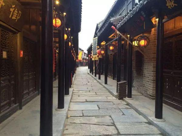 怎么让别人不抢自己的闺蜜？游戏画面