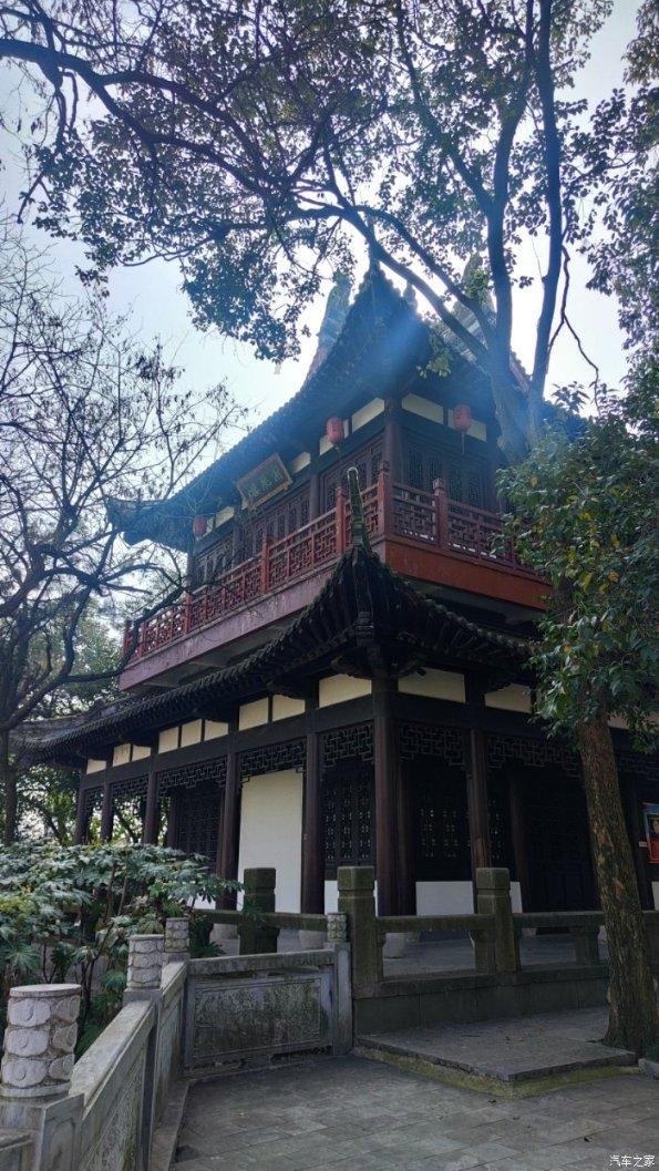持续推进深度嵌入融合发展  促进兵地国有企业合作共赢